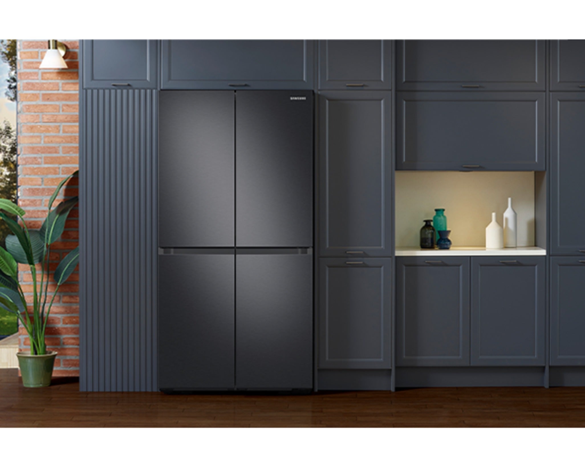 4-Door French Door Refrigerator Big Bottle Door Bins 649L (SRF7100B)